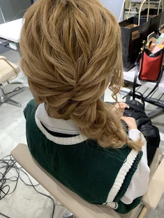 編みおろしヘアアレンジ 