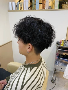 シンセティック ヘアー デザイン　メンズパーマ