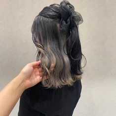 前田ゆうかスタイル インナーカラーヘアアレンジ