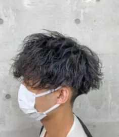 メンズヘアシルバーアッシュ束感マッシュ