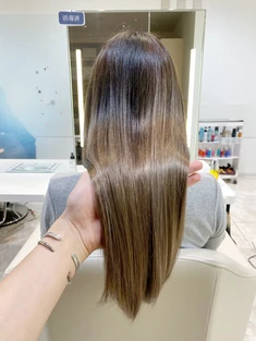 2023年夏★うるツヤヘアになれる◎話題の『Aujua』でヘアケアをしながら理想のシルエットを 