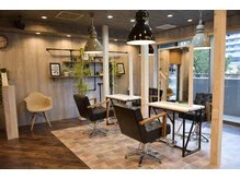 Agu hair riach 騎射場店【アグ ヘアー リアック】店内