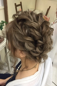 編み込みルーズアップ ヘアアレンジ