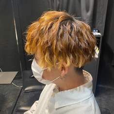 メンズ波パーママッシュヘアスタイル 