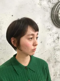 EMIKO スタイル 黒髪ショートカット