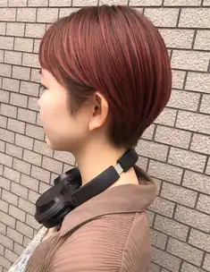 ショートヘアデザインレッドカラー