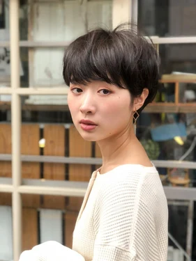 背景画像: ショートヘアのカットが得意なサロン