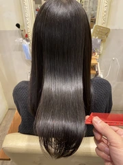 【圧倒的艶髪】カット+ナチュラル縮毛矯正¥16500