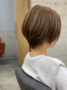 アレンジしにくいショートヘアは”ハイライトカラー”で垢抜け