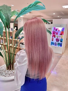 ピンクカラーヘアスタイル